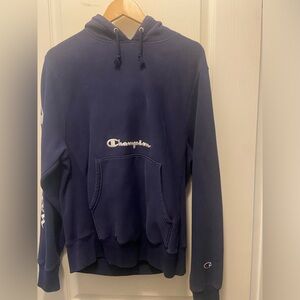 Champion men’s reverse weave hoodie - navy blue size medium